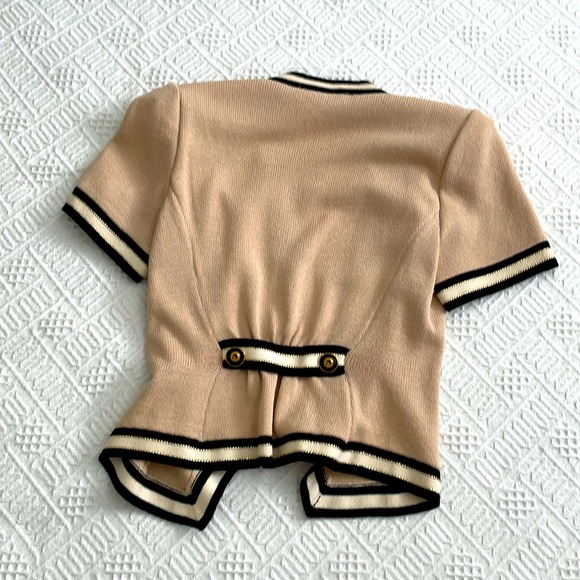 St. John 2 pc set Beige Short Sleeve Sweater luxury high waist shorts - Picture 8 of 17